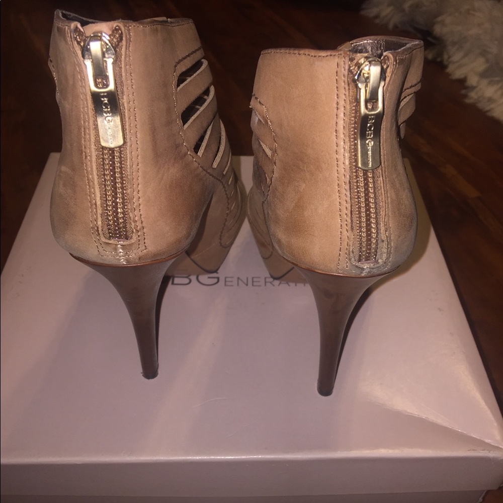 Amazing Shoes!! - Picture 6 of 7